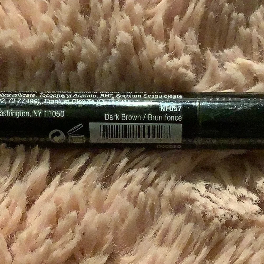 DARK BROWN ABSOLUTE NEW YORK PERFECT EYEBROW PENCIL